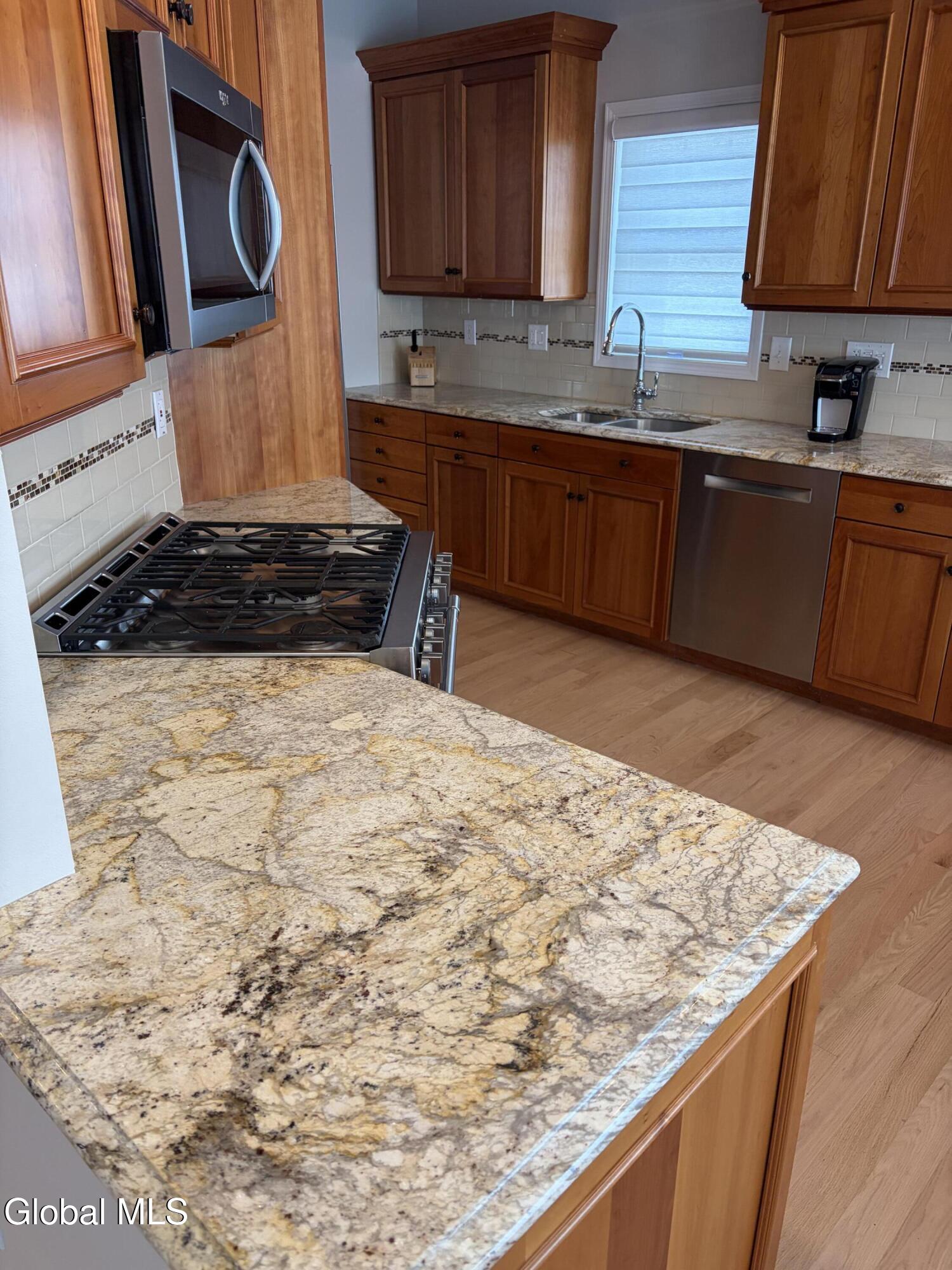 37 Cheshire Way Loudonville NY 12211