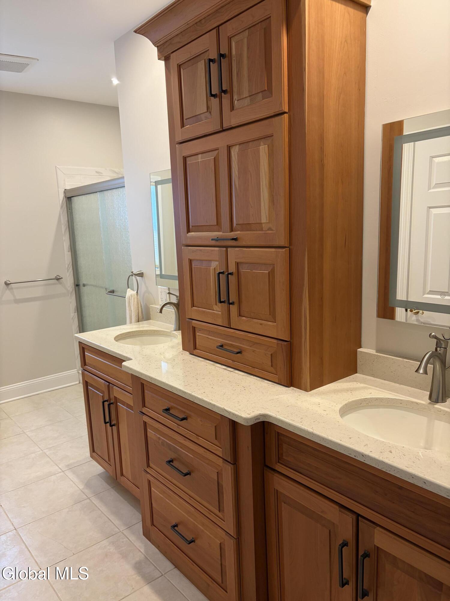 37 Cheshire Way Loudonville NY 12211
