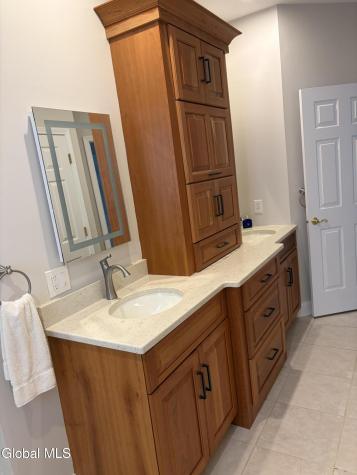 37 Cheshire Way Loudonville NY 12211