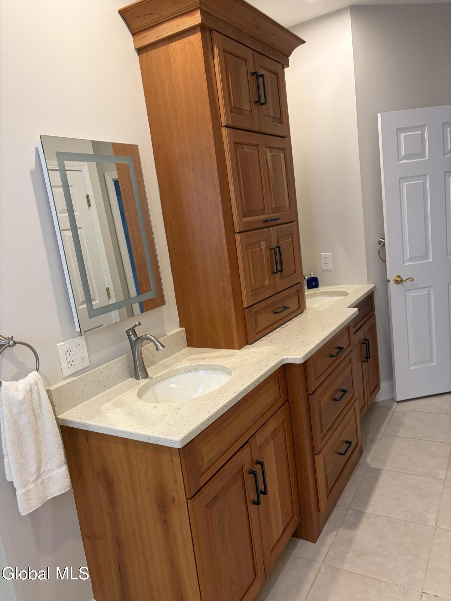37 Cheshire Way Loudonville NY 12211
