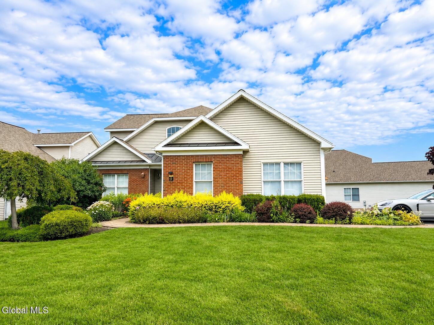 37 Cheshire Way Loudonville NY 12211