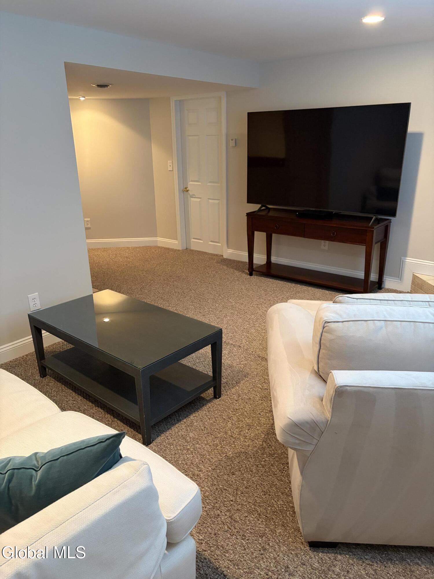 37 Cheshire Way Loudonville NY 12211