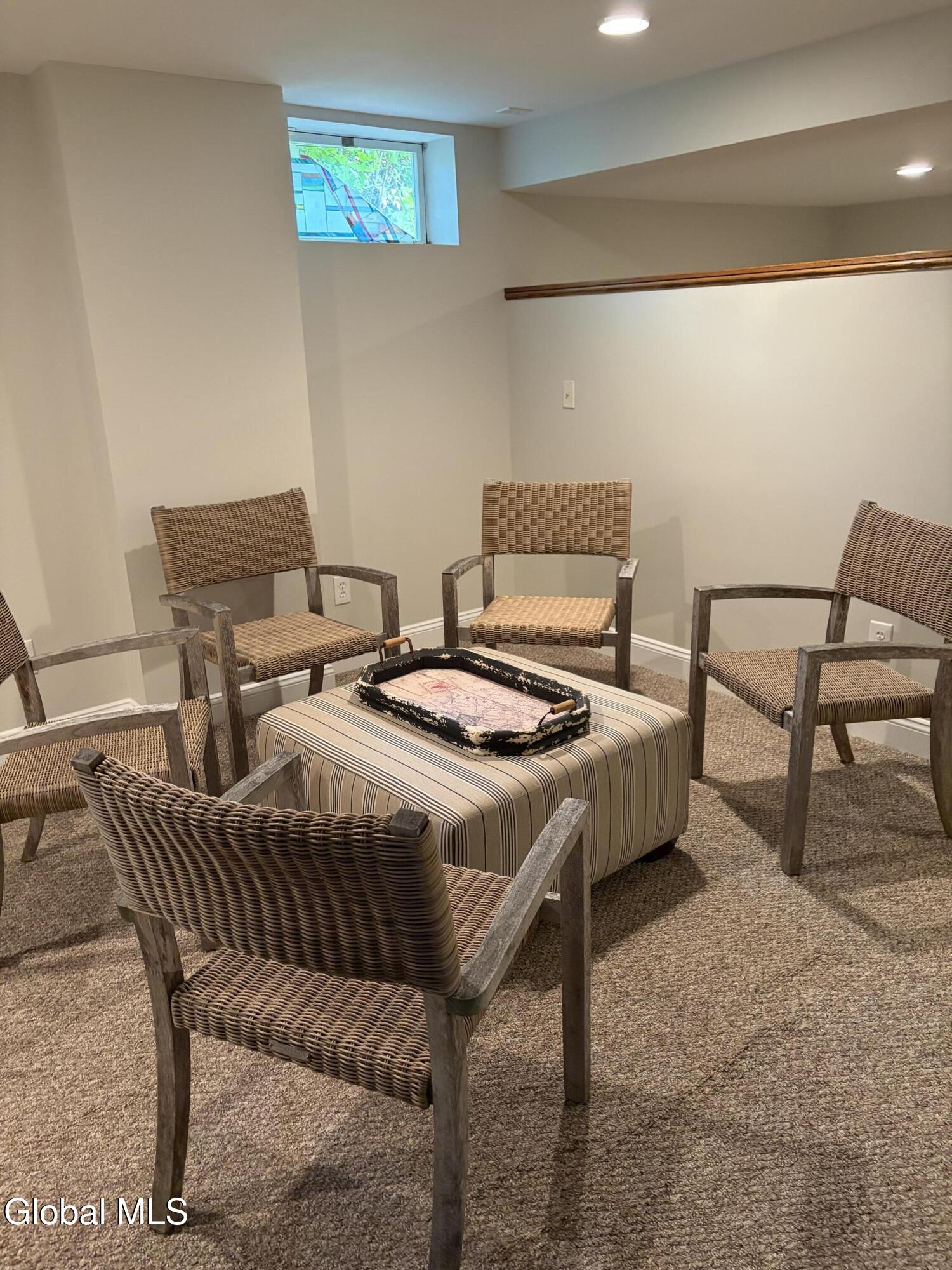 37 Cheshire Way Loudonville NY 12211