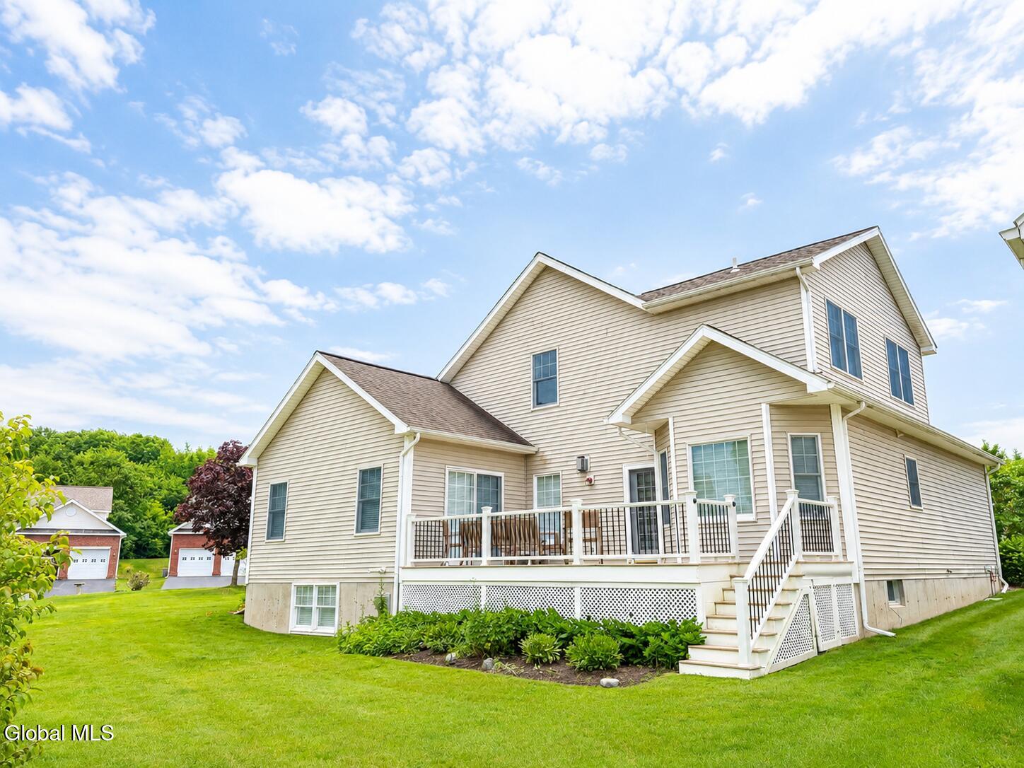 37 Cheshire Way Loudonville NY 12211