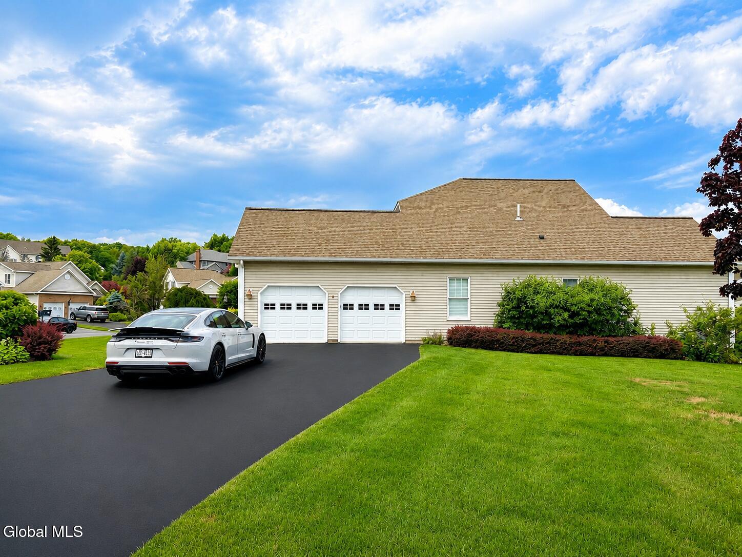 37 Cheshire Way Loudonville NY 12211