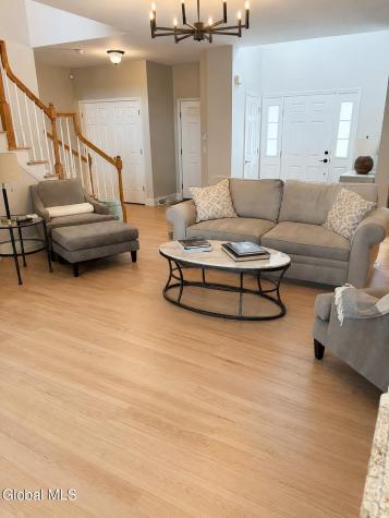 37 Cheshire Way Loudonville NY 12211