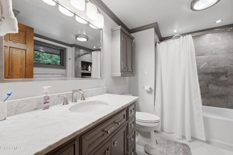 30 Constitution Way Queensbury NY 12804