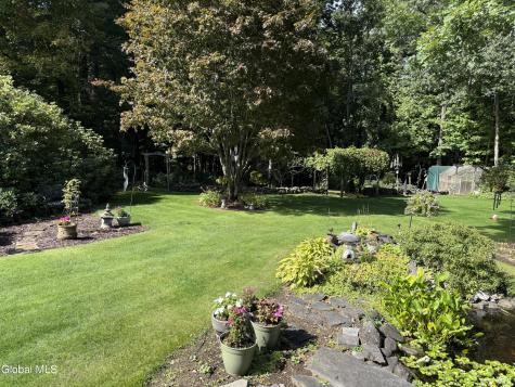 18 Pinion Pine Lane Queensbury NY 12804
