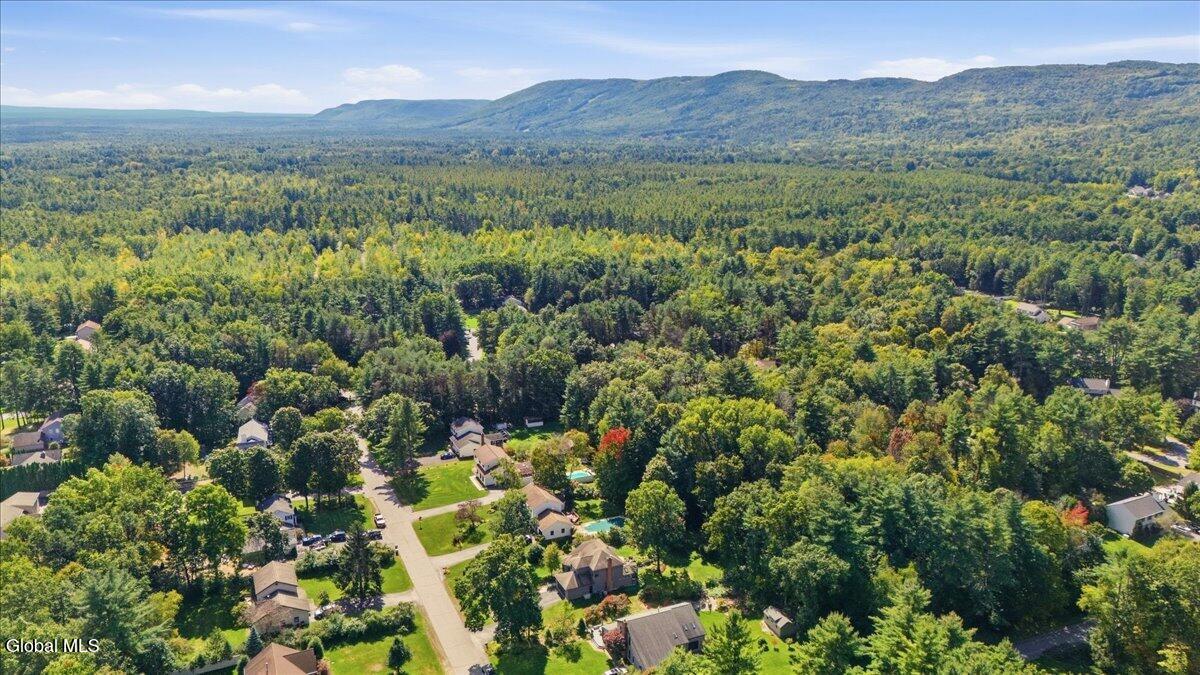 18 Pinion Pine Lane Queensbury NY 12804