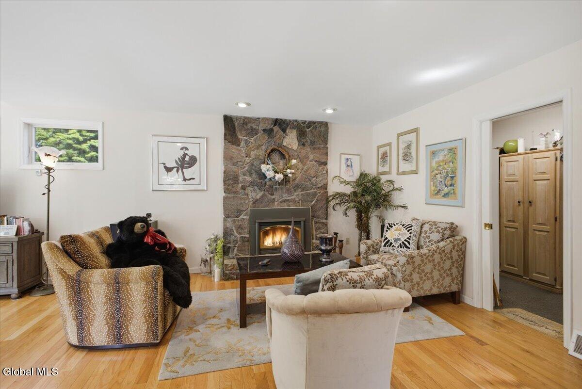 18 Pinion Pine Lane Queensbury NY 12804