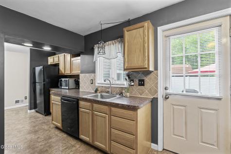 298 Peck Road Wynantskill NY 12198