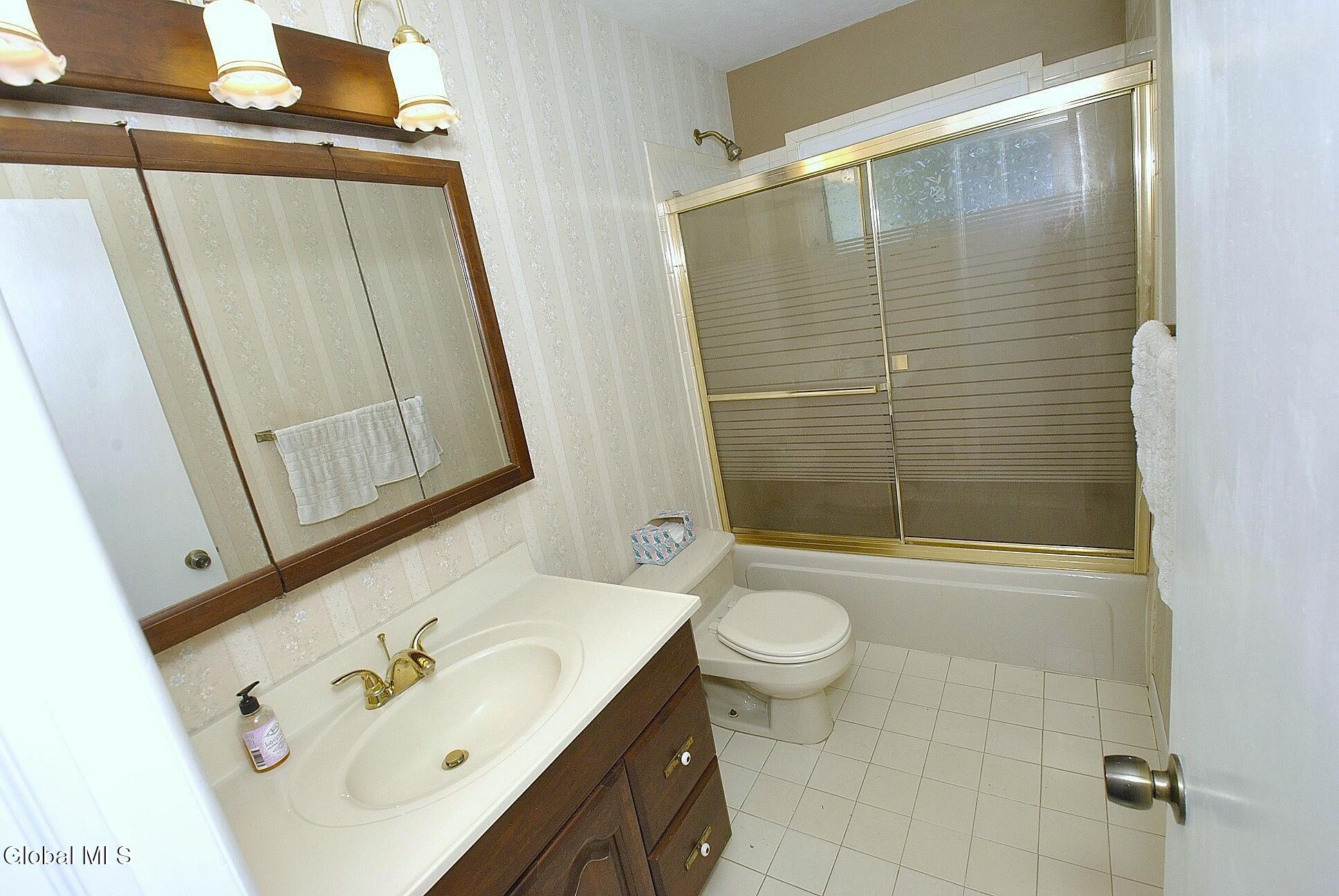 18 Tattersall Lane Albany NY 12205
