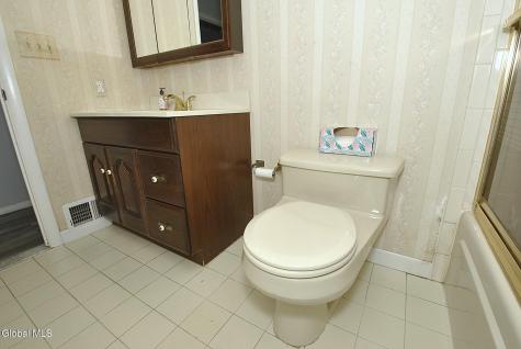 18 Tattersall Lane Albany NY 12205