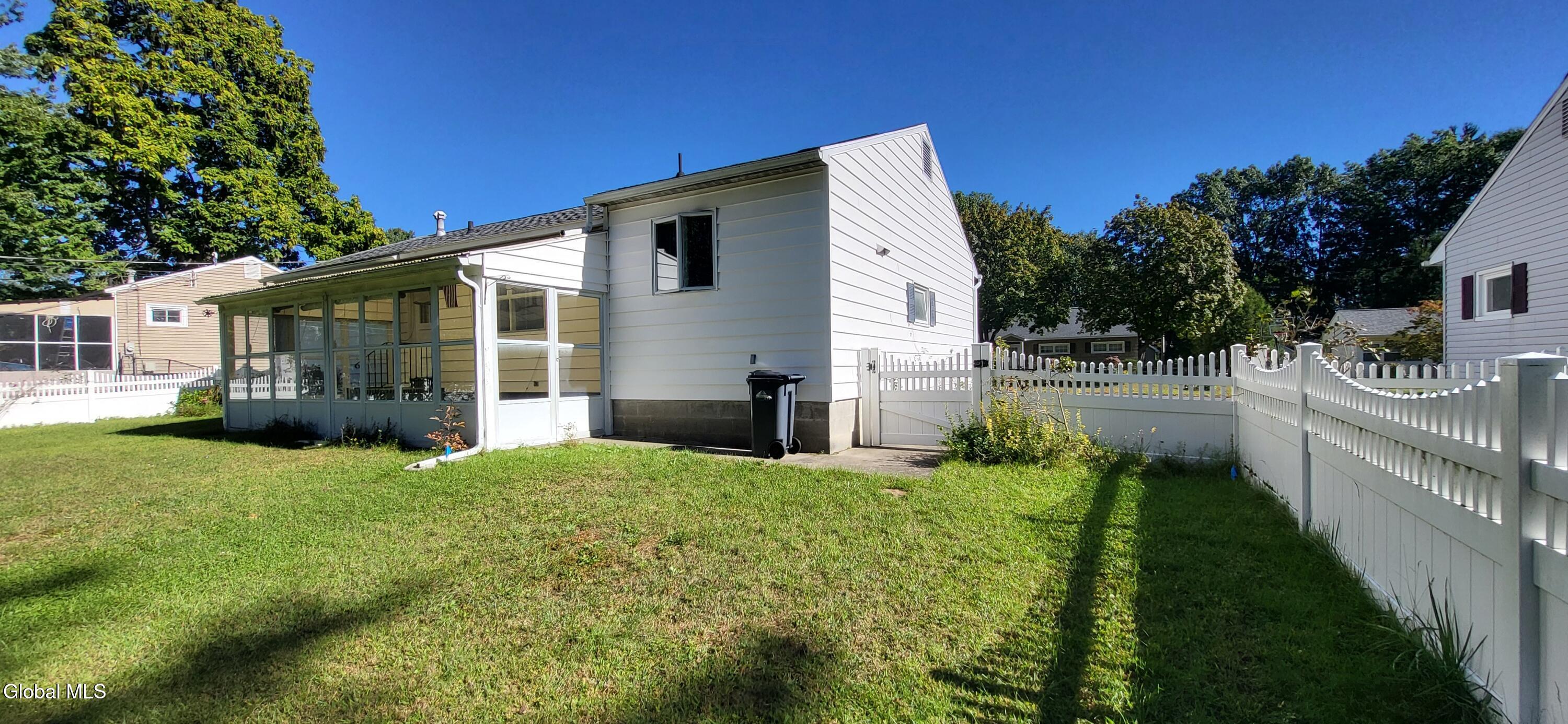 18 Tattersall Lane Albany NY 12205