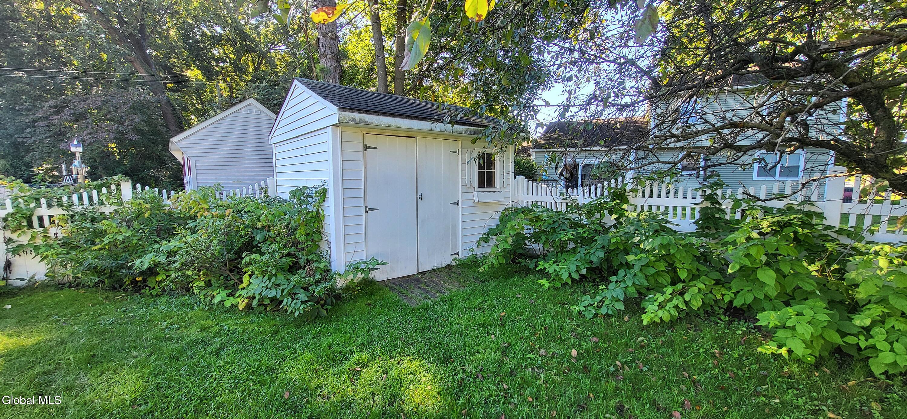 18 Tattersall Lane Albany NY 12205