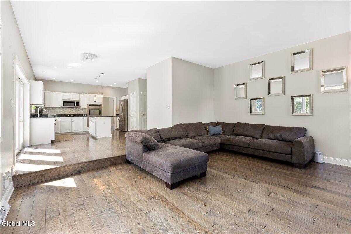 7 Seneca Court Slingerlands NY 12159