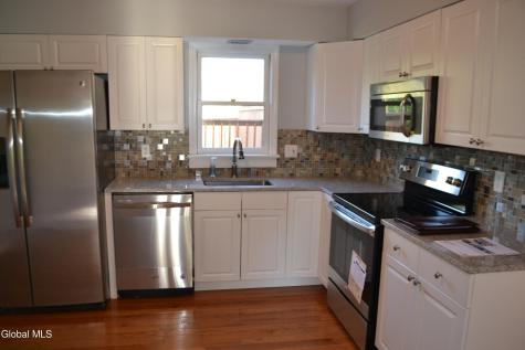 60 Colonial Road Stillwater NY 12170
