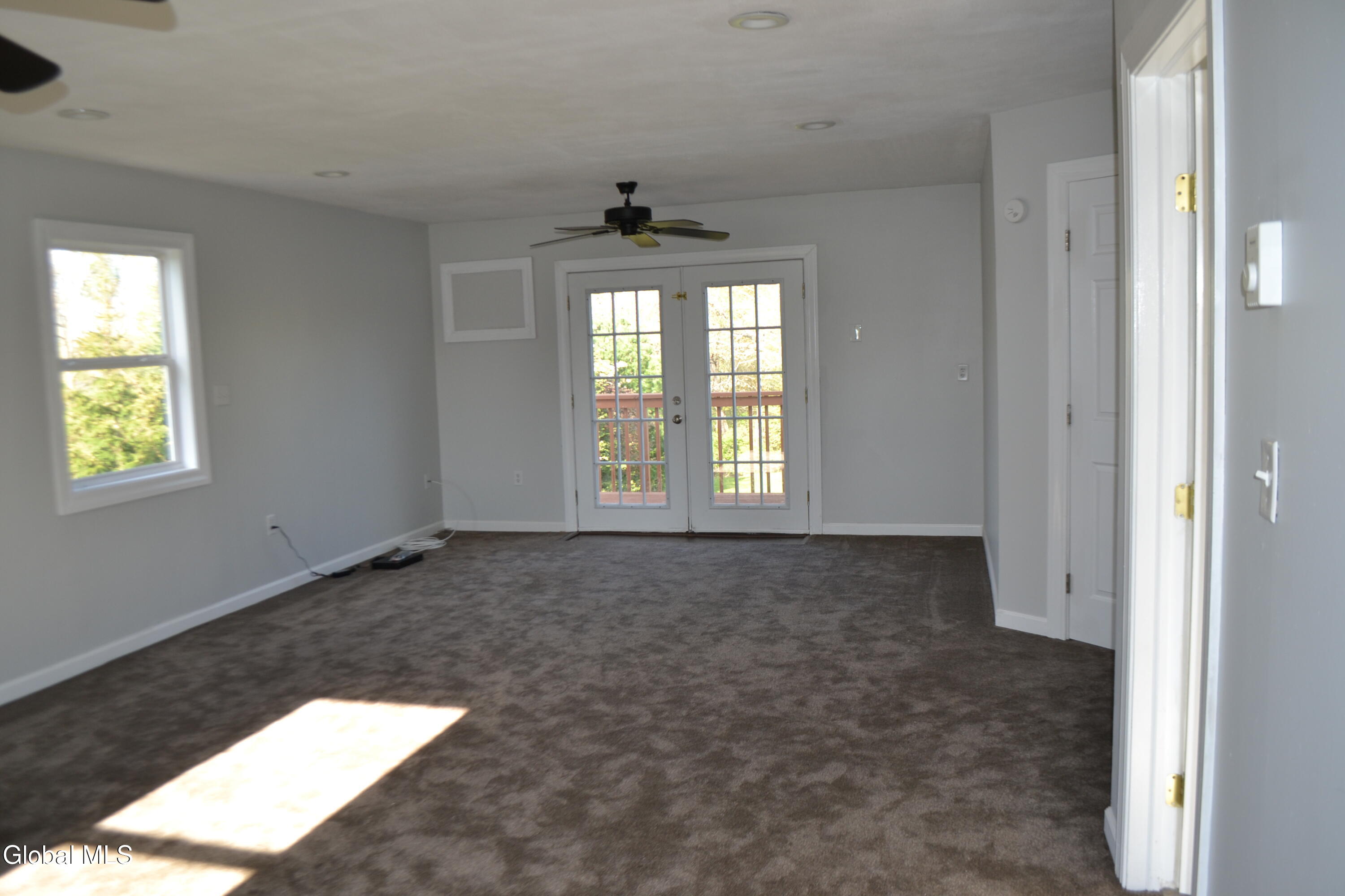 60 Colonial Road Stillwater NY 12170