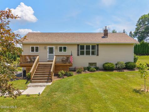 133 Cary Road Mechanicville NY 12118