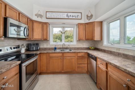 133 Cary Road Mechanicville NY 12118