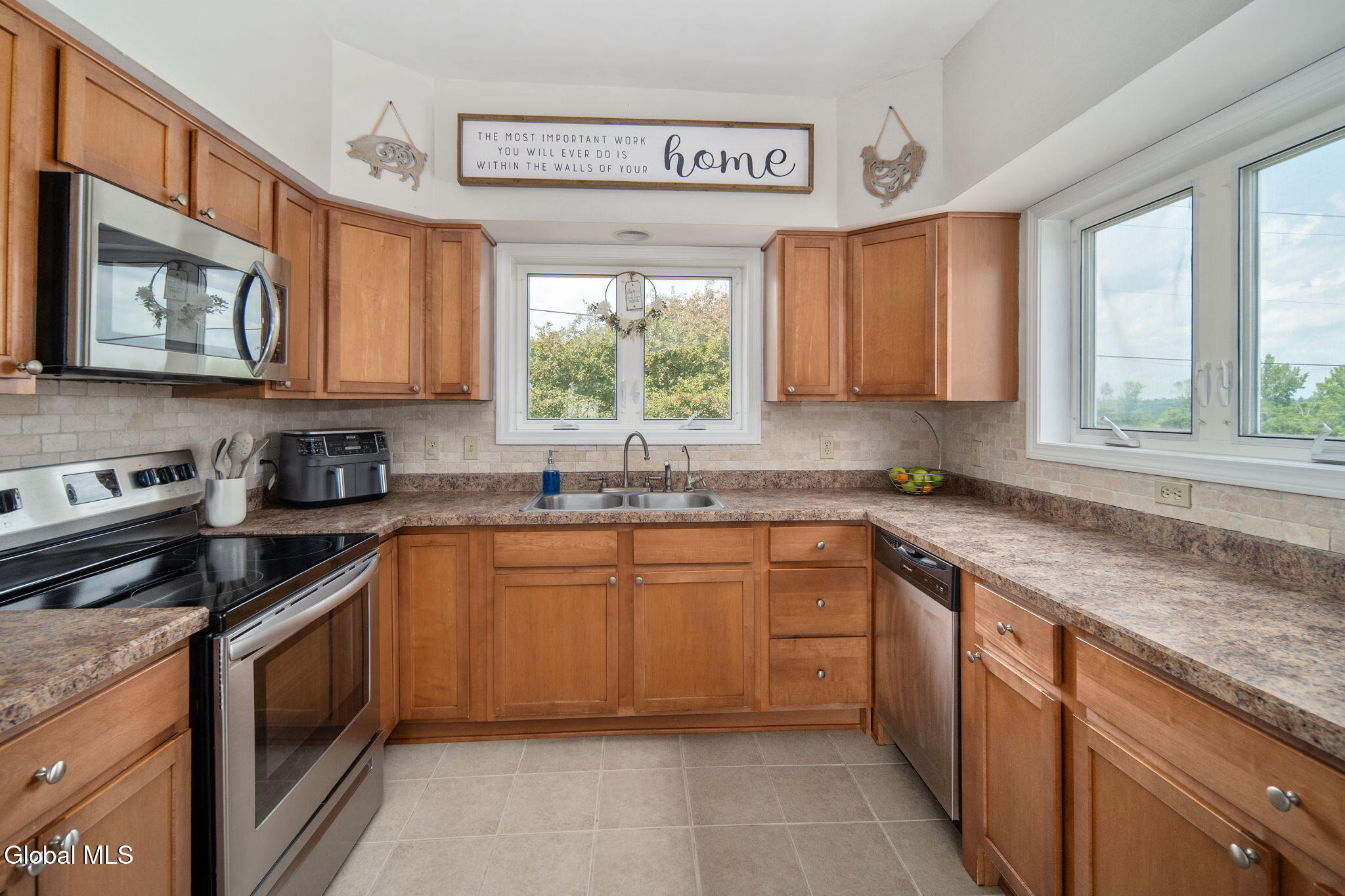 133 Cary Road Mechanicville NY 12118
