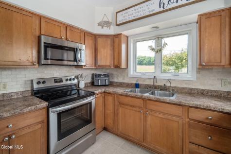 133 Cary Road Mechanicville NY 12118