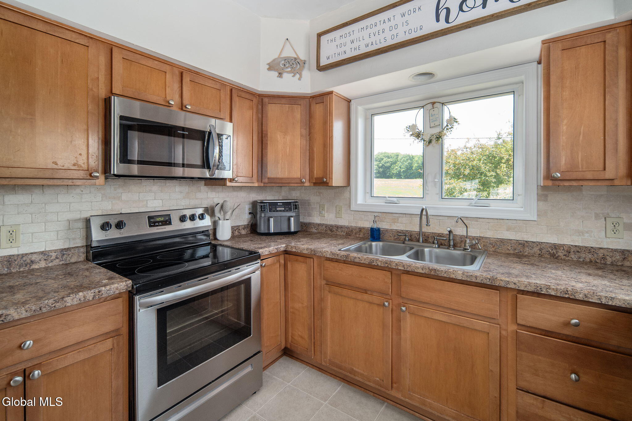 133 Cary Road Mechanicville NY 12118
