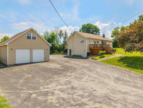133 Cary Road Mechanicville NY 12118