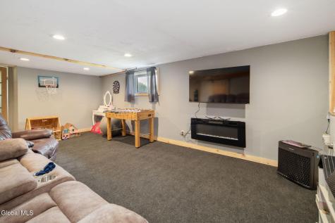 133 Cary Road Mechanicville NY 12118