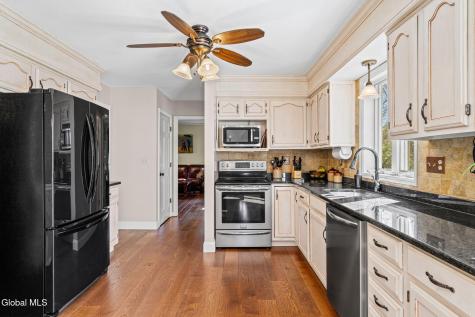 4 Ridge Lane Ballston Lake NY 12019