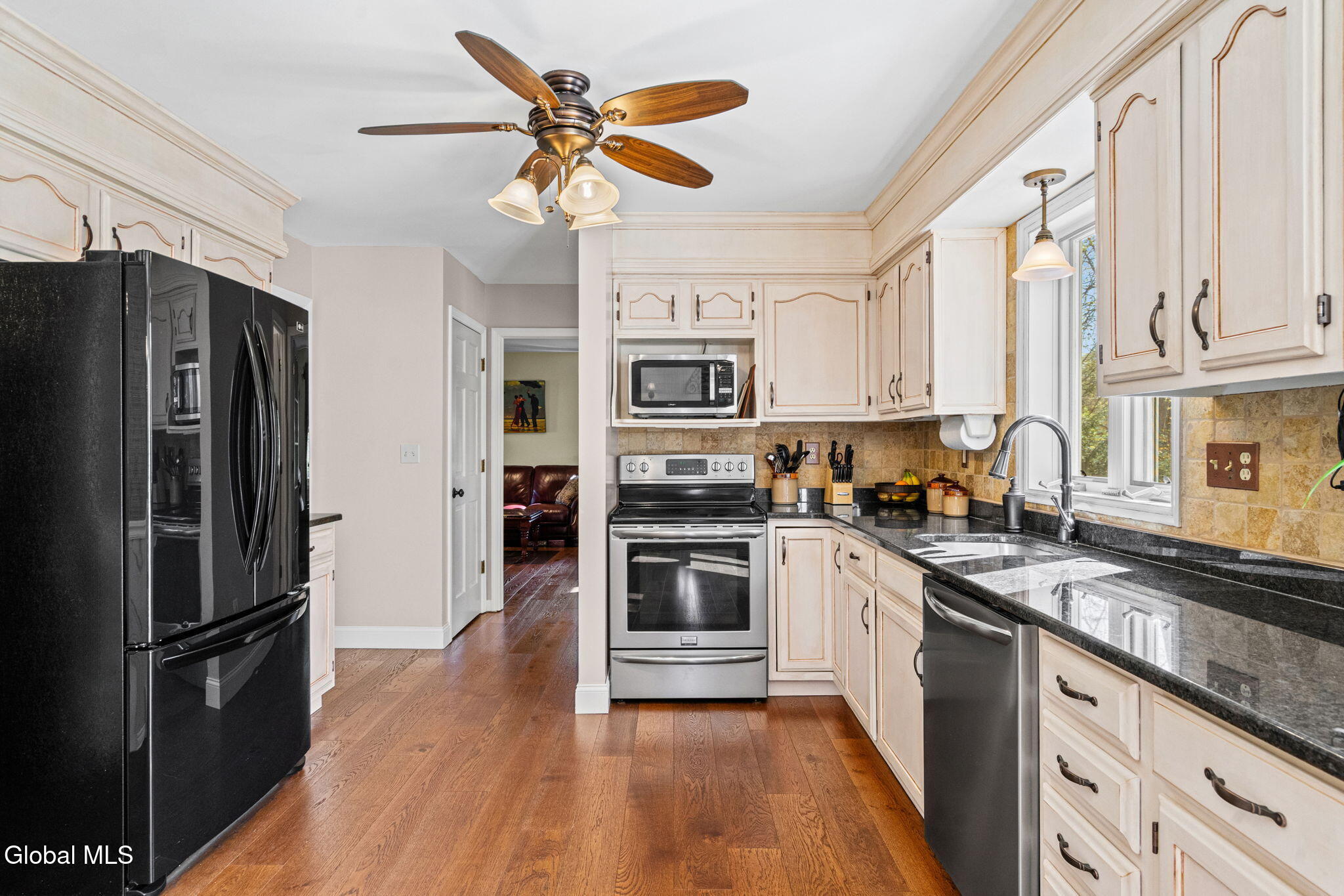 4 Ridge Lane Ballston Lake NY 12019