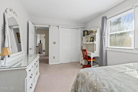 4 Ridge Lane Ballston Lake NY 12019