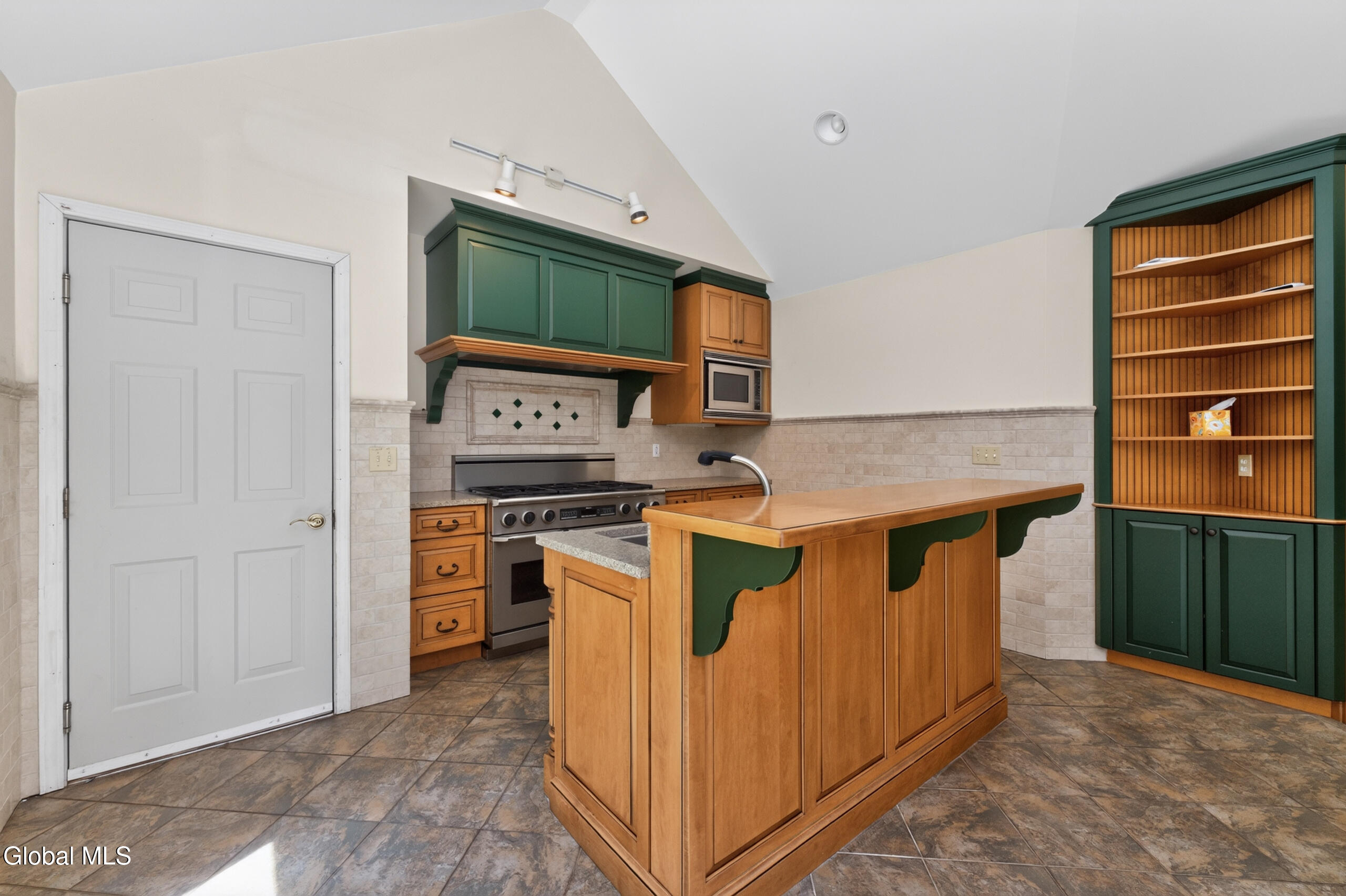 14 Middle Hill Road Troy NY 12180