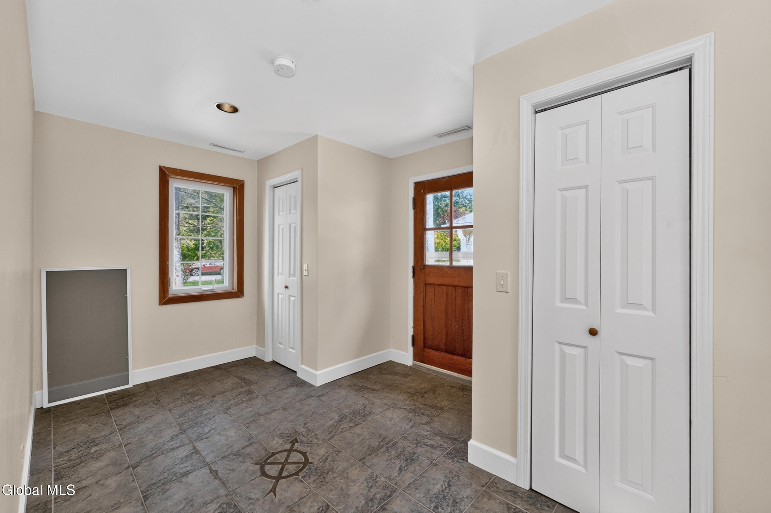 14 Middle Hill Road Troy NY 12180