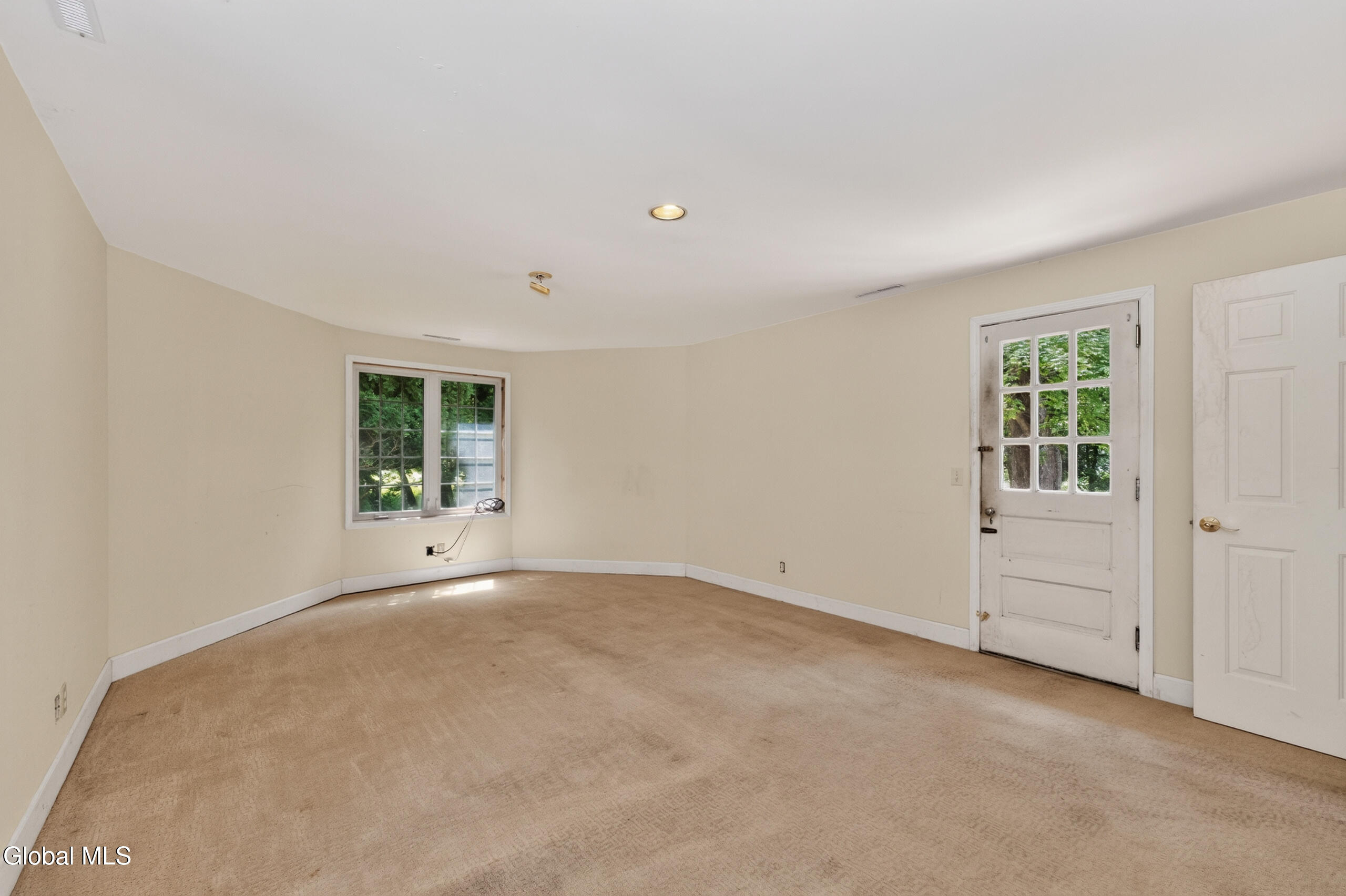 14 Middle Hill Road Troy NY 12180