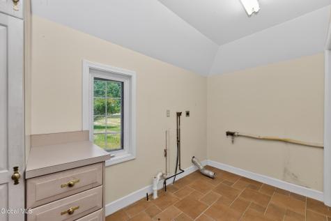 14 Middle Hill Road Troy NY 12180