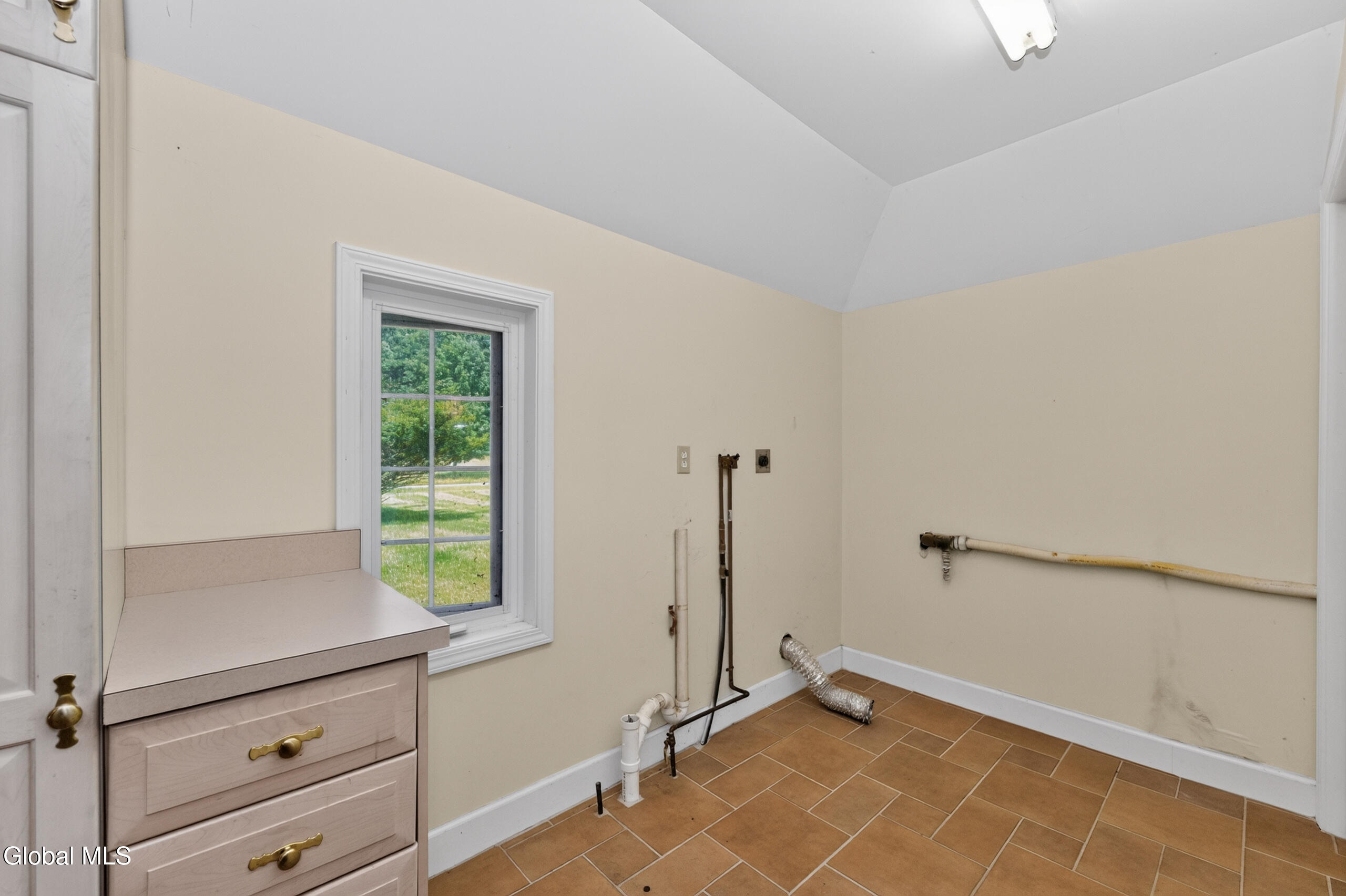 14 Middle Hill Road Troy NY 12180