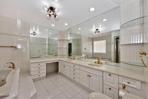 15 White Birch Court Rotterdam NY 12306