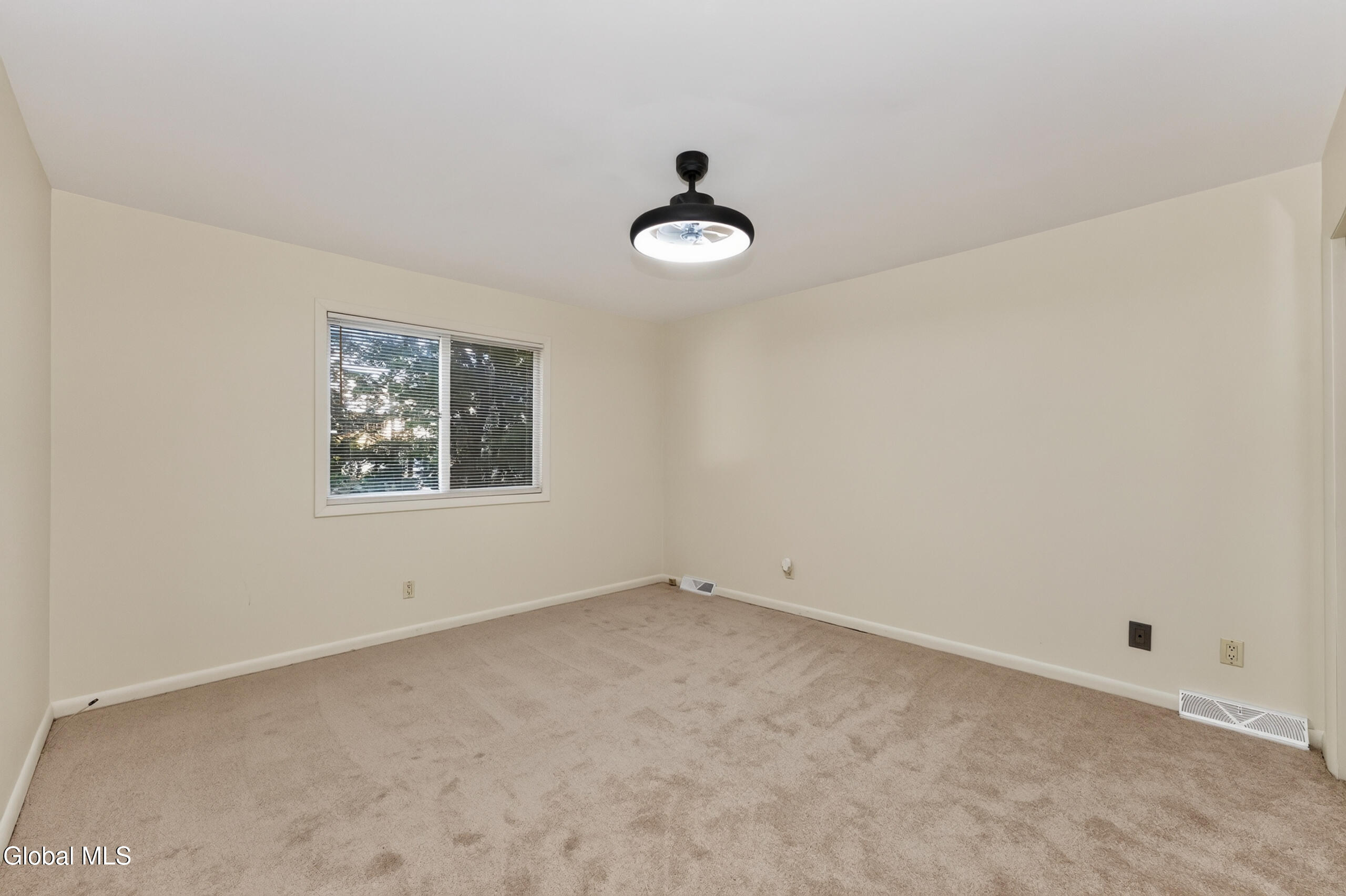 15 White Birch Court Rotterdam NY 12306