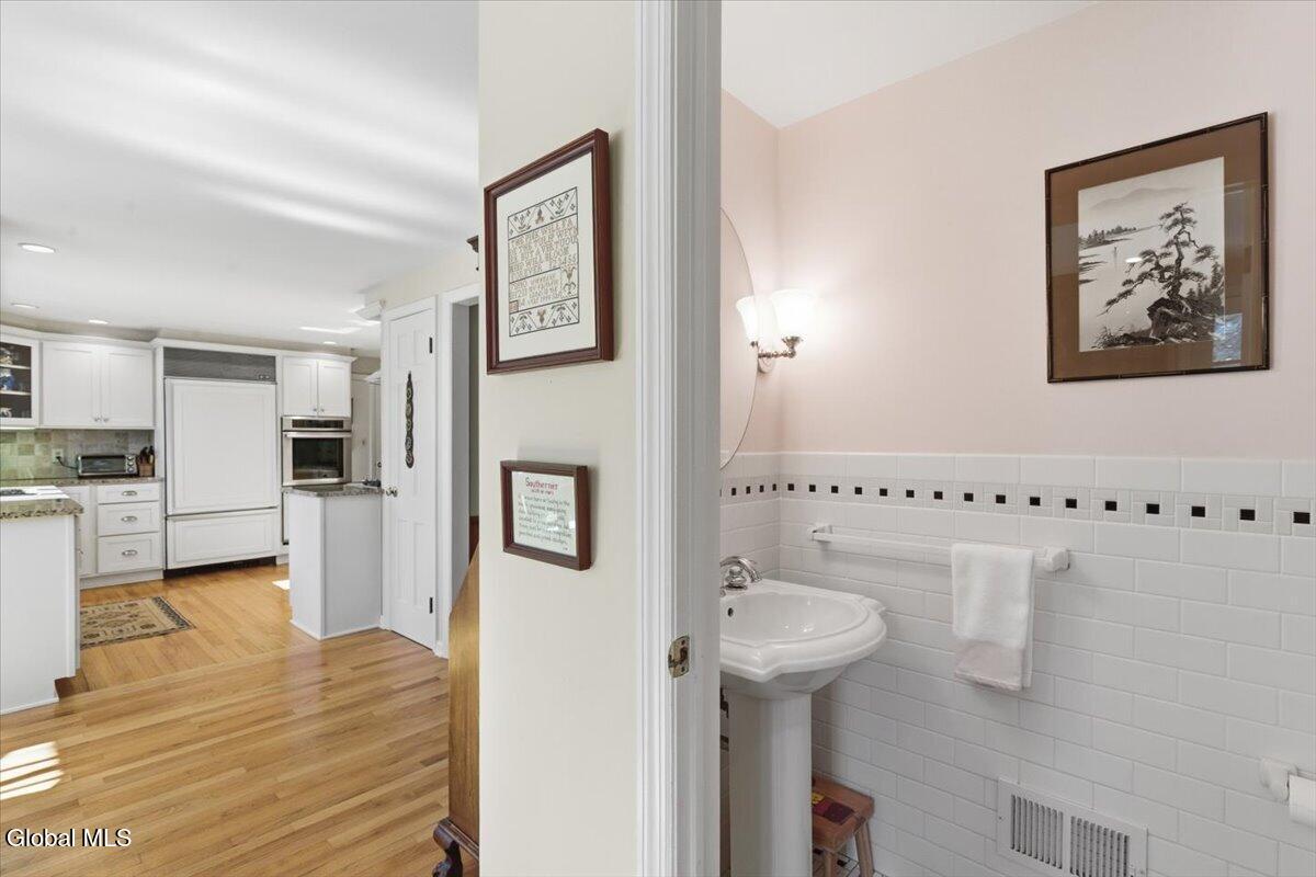 27 Wexford Road Delmar NY 12054