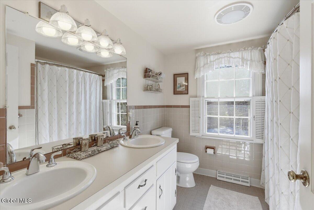 27 Wexford Road Delmar NY 12054