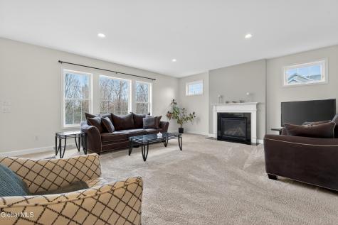 39 Outlook Drive S Mechanicville NY 12118