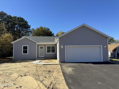 15 Leo Street Queensbury NY 12804