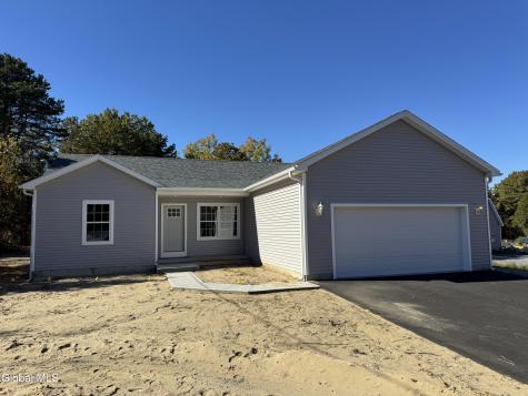 15 Leo Street Queensbury NY 12804