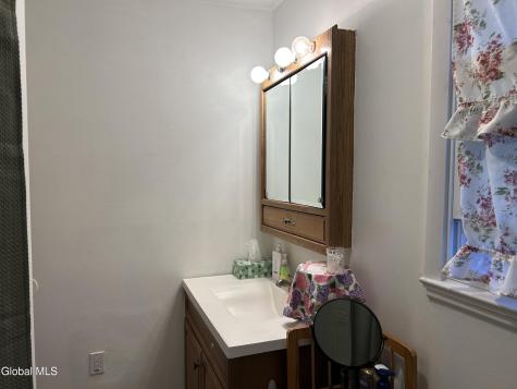 2312 Dean Street Niskayuna NY 12309