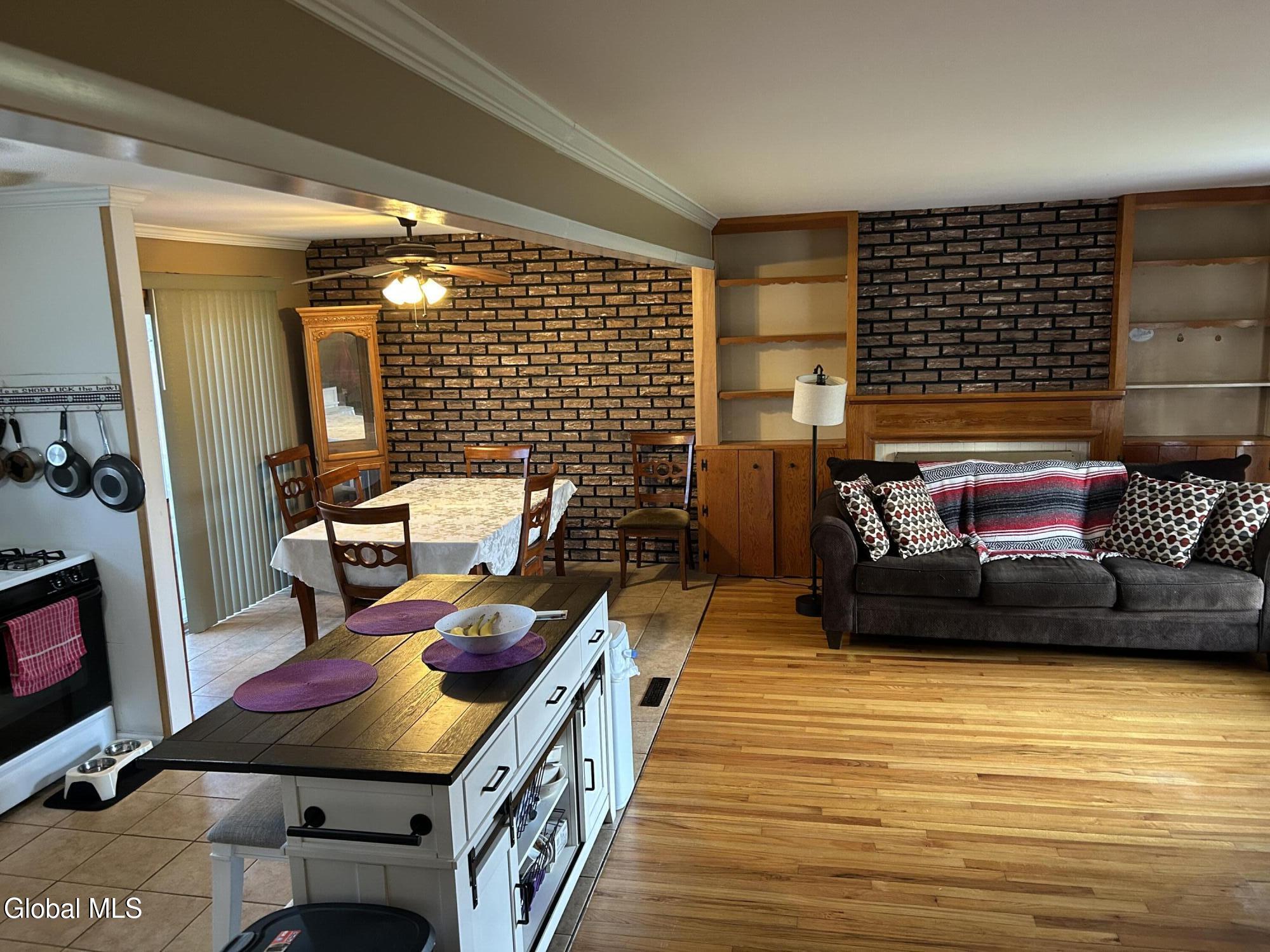 2312 Dean Street Niskayuna NY 12309