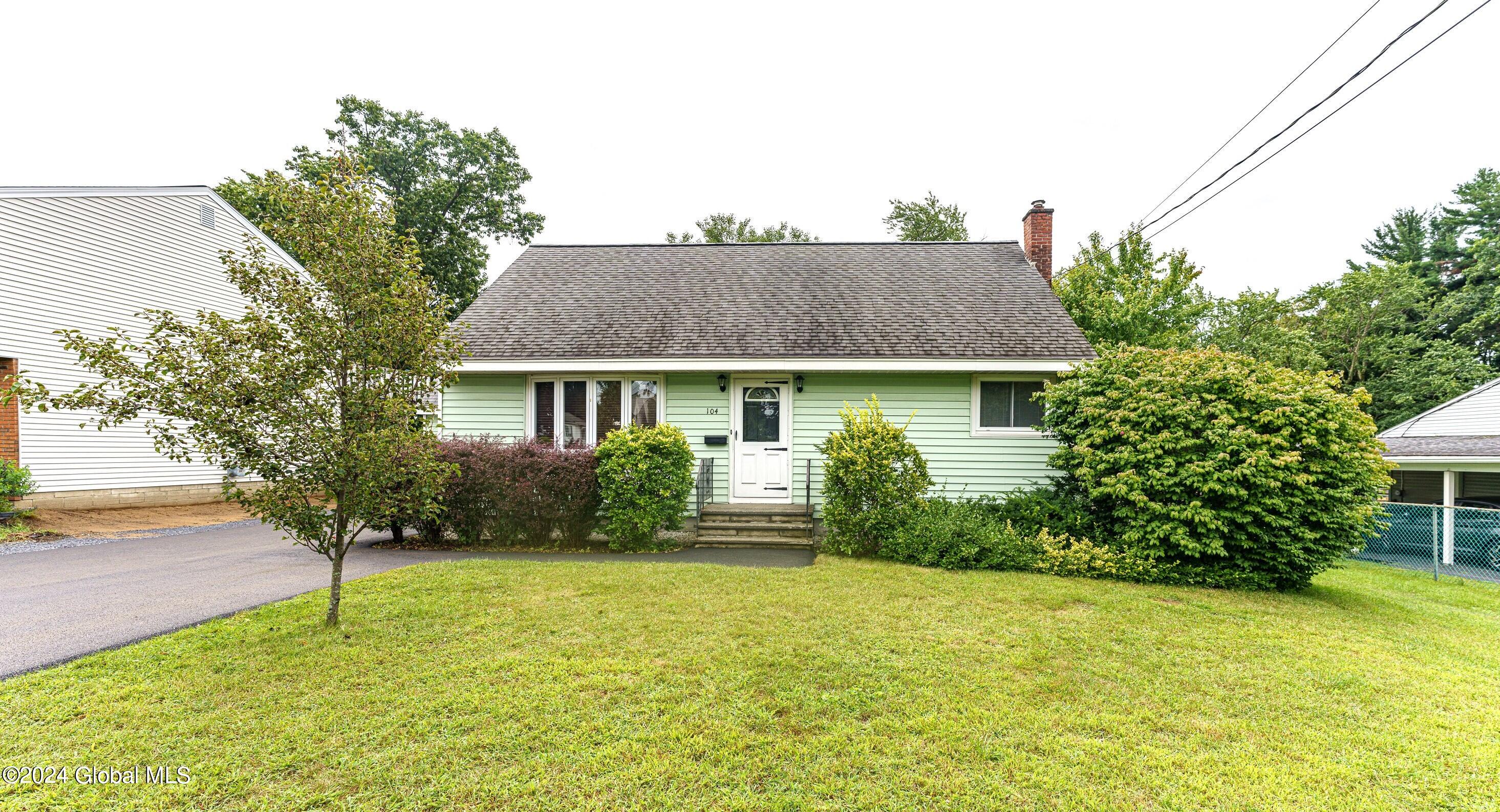 104 Osborne Road Colonie NY 12205