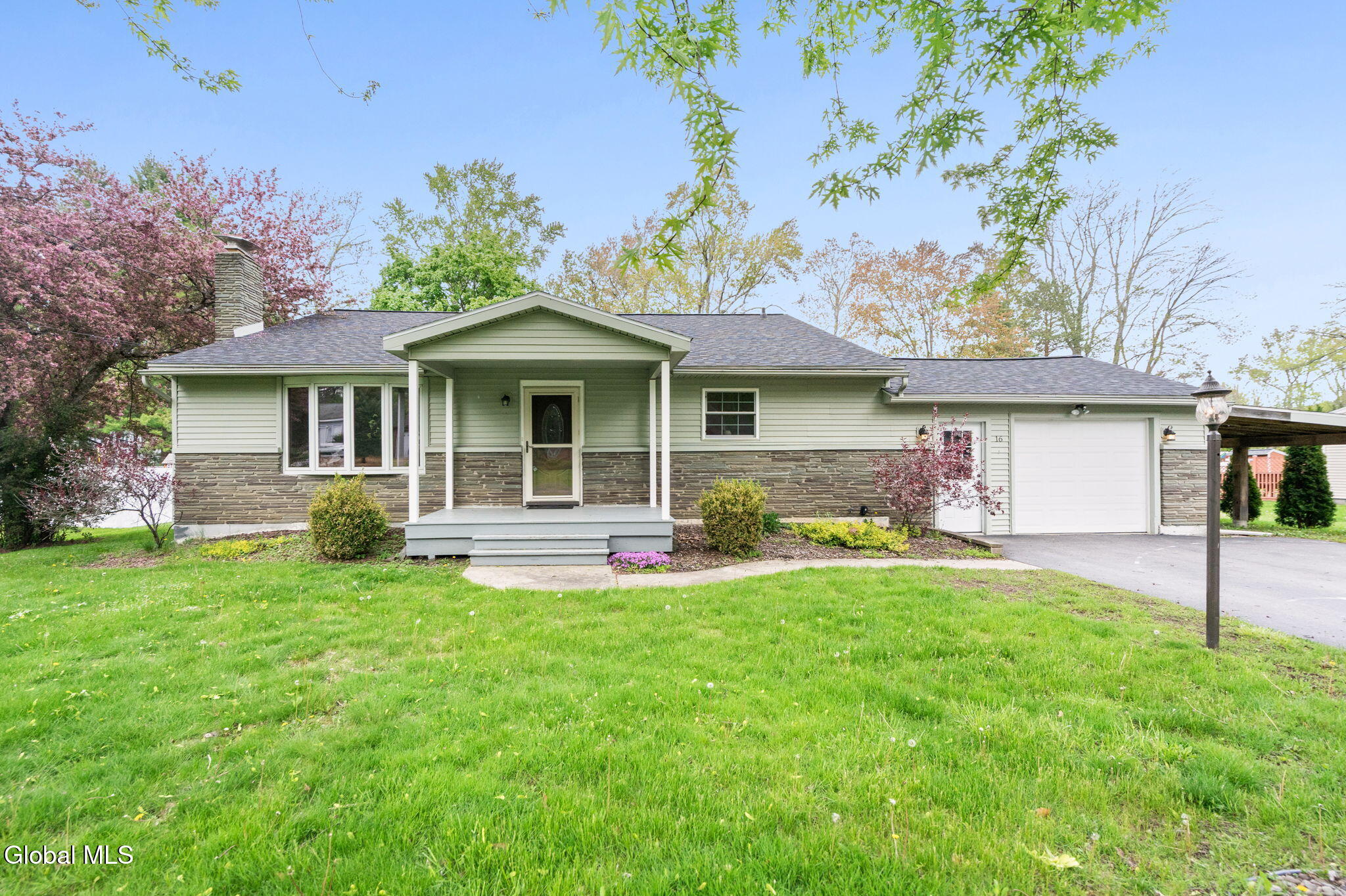 16 Ridgewood Lane Glenville NY 12302