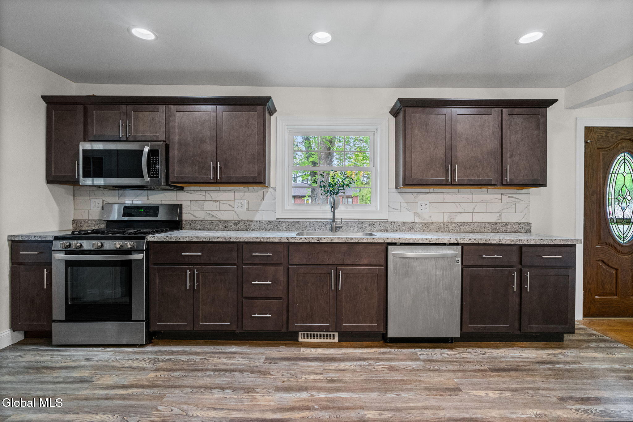 16 Ridgewood Lane Glenville NY 12302