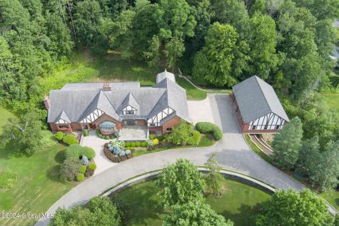 10 Covington Court Niskayuna NY 12309